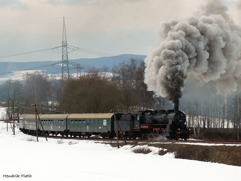 58 311 mit DPE 88925 (Chemnitz-Schlettau) bei Langenberg am 14.03.2009