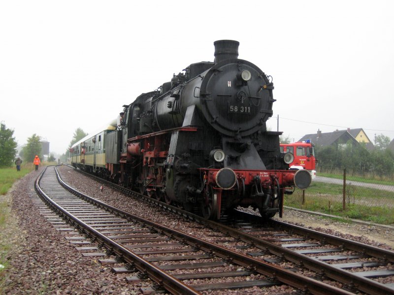 58 311 mit einem Sonderzug anlsslich des Jubilums  5 Jahre Ringzug  am 13. September 2008 in Brunlingen.