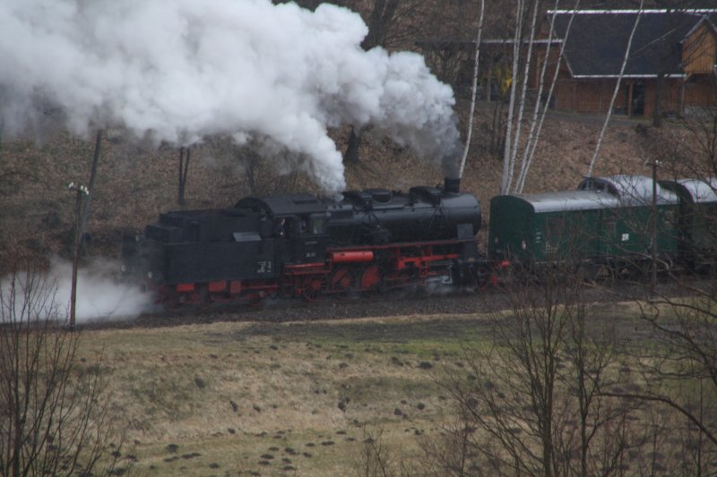 58 311 muss 50 3648-8 kr�ftig anschieben. (28.03.09 bei Raschau) 