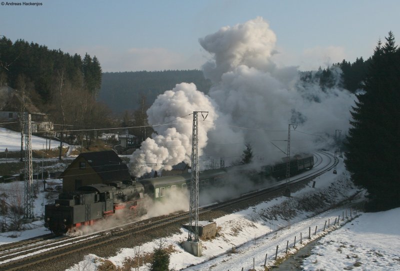 58 311 der UEF mit ihrem Sonderzug von St.Georgen nach Hausach am km 69,1 28.12.08