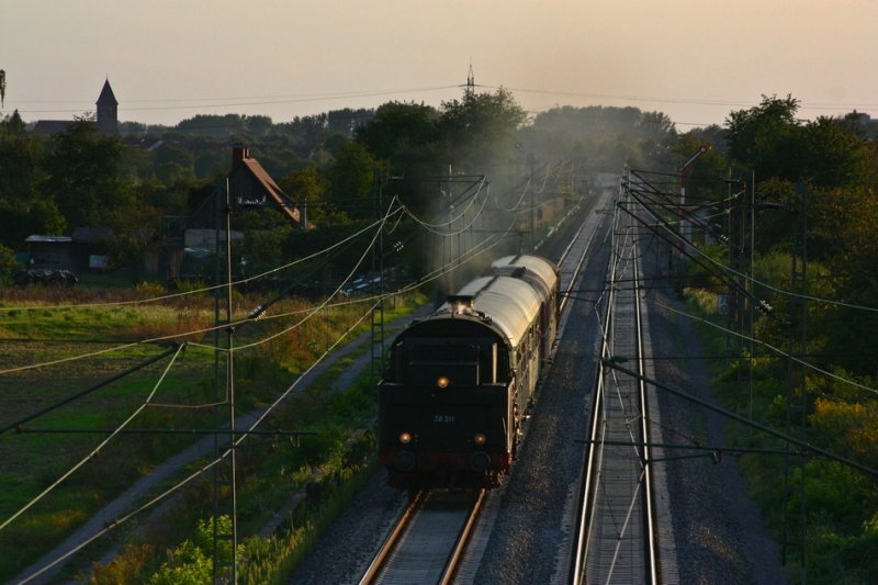 58 311 der UEF war am 06.09.09 unterwegs richtung Karlsruhe. Sie kam von Baiersbronn. Aufgenommen bei Forchheim an der Bk Basheide.