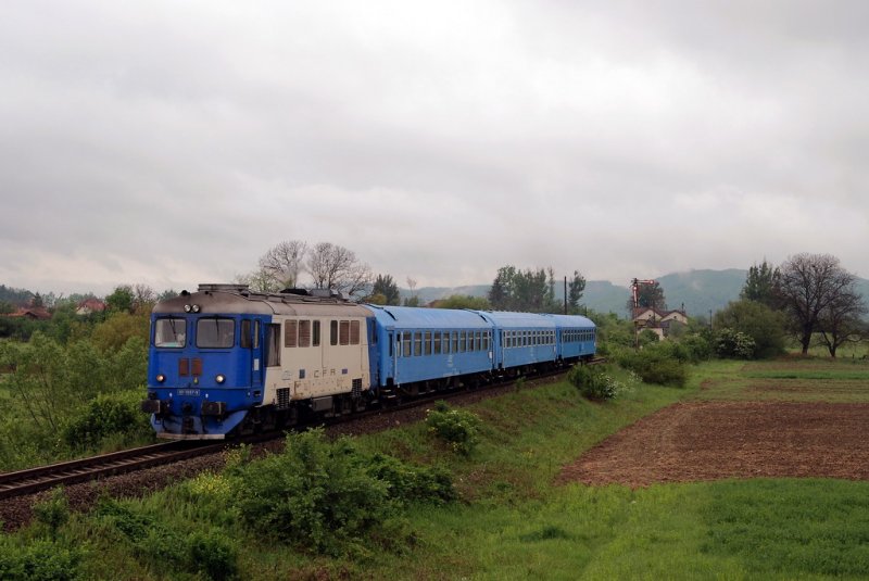 60 1097 mit dem P3123 in Baia de Cris (18.05.2007)