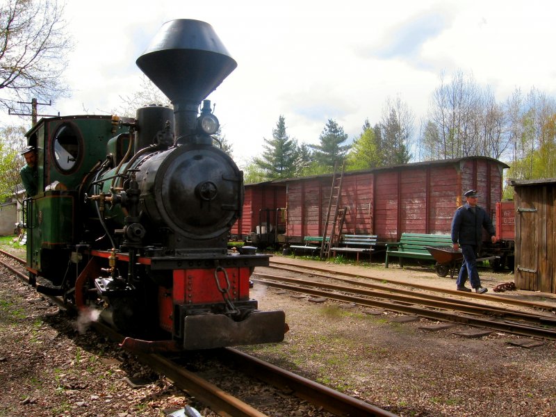 600mm-Dampflok ser Waldeisenbahn Muskau, hier in Weiwasser, Aufnahme vom Mai 2006