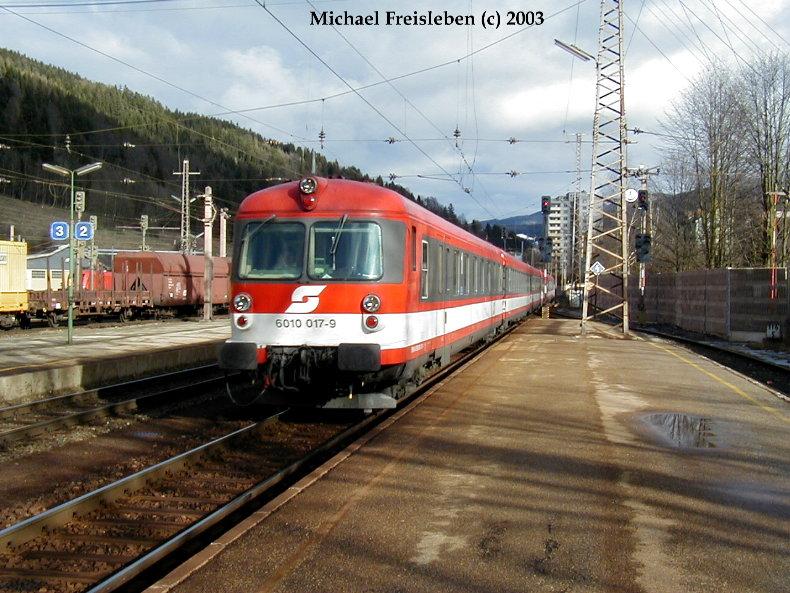 6010 017-9 am 03.Mrz 2003 bei der Einfahrt in den Bahnhof Mrzzuschlag