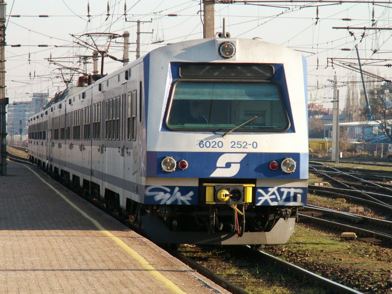 6020 252-0 bei der Einfahrt in Wien Htteldorf, 10.1.2007