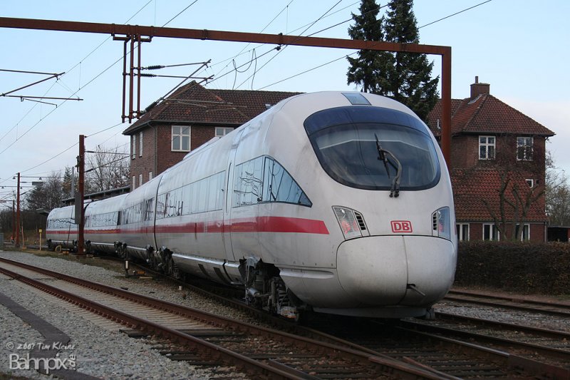 605 507 am 07.11.2007 in Padborg. www.bahnpix.de