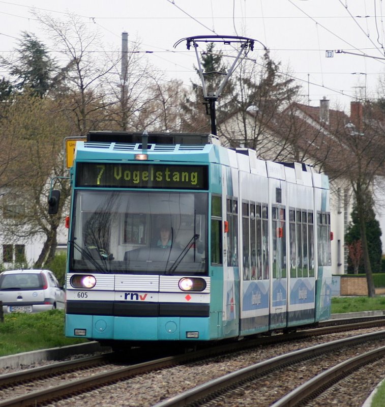 605 ist schon mit dem neuen Funksystem ausgestattet, deshalb trgt er eine Raute auf der Front.