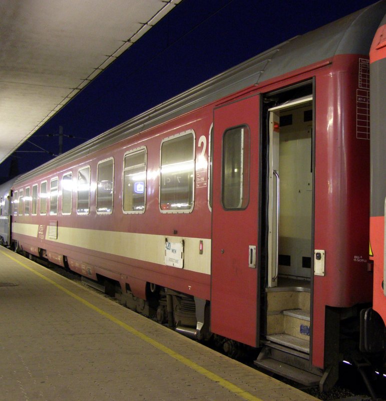 61 53 21-90 038-8 in Wien West.