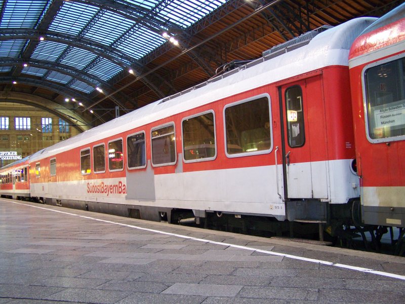 61 80 88-94 309-6 WRmz 135.0 der SdOstBayernbahn wurde am 08.11.2007 im Pbz77652 eingereiht.