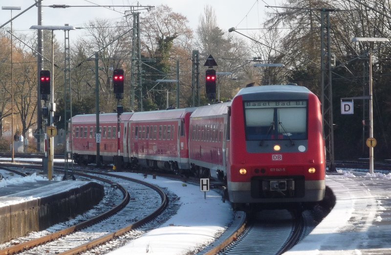 611 041-5 und ein weiterer 611er bei der Einfahrt als IRE 3104 Ulm Hbf - Basel Bad Bf in Radolfzell. 01.01.09
