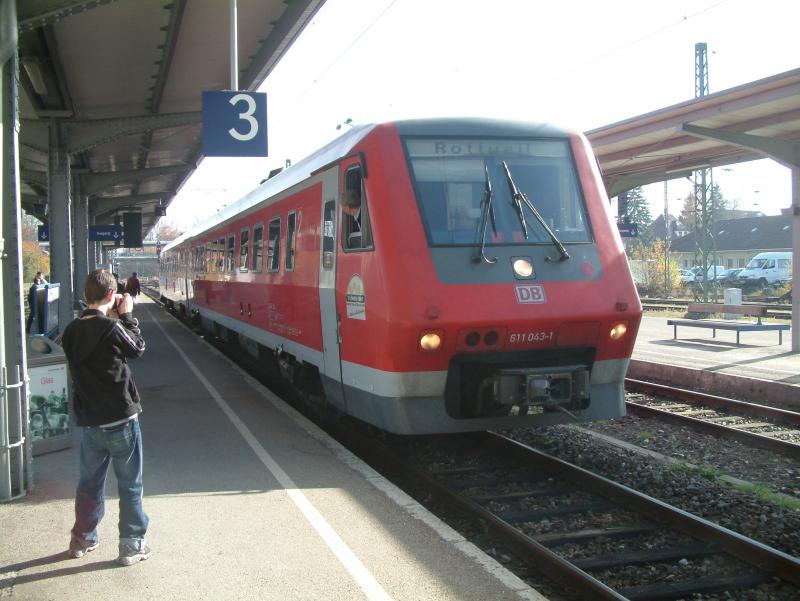 611 043 als RB nach Rottweil in Donaueschingen am 31.10.05