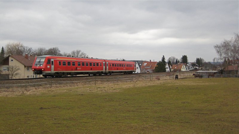 611 550-5 als RE22313 (Rottweil-Neustadt(Schwarzw)) passiert Deilingen, 15. Mrz 2009.
