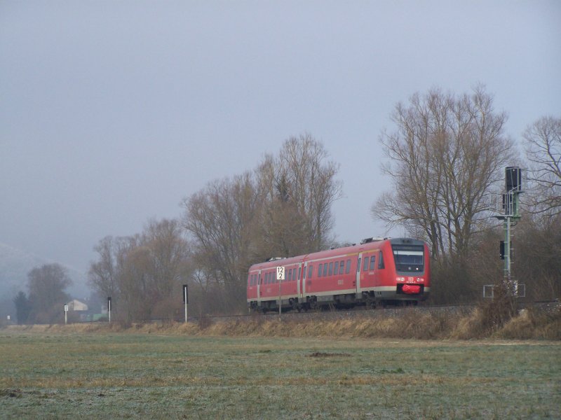 612 074-5 ist am 21.Dezember 2007 als IRE 3228 von Ulm Hbf nach Aalen unterwegs. Hier bei Knigsbronn.