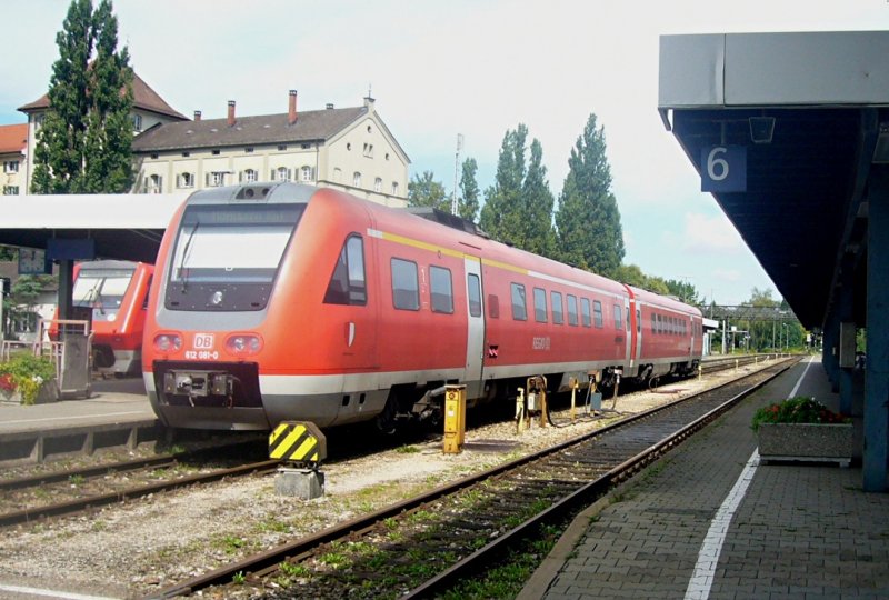 612 081 steht am 23.08.2007 in Lindau Hbf und wartet auf die Abfahrt als RE nach Nrnberg.