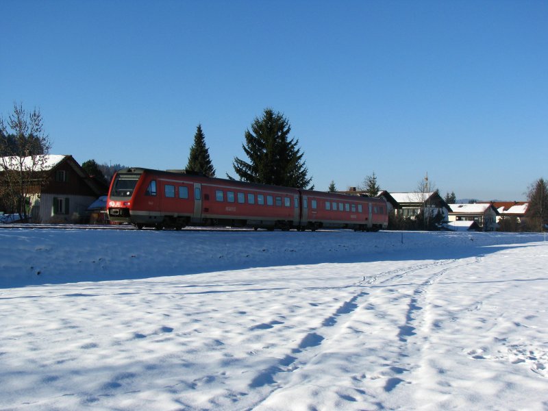 612 085 als RE von Lindau Hbf nach Ulm Hbf. Aufgenommen am 10.Januar 2009 bei Oberstaufen im Allgu.