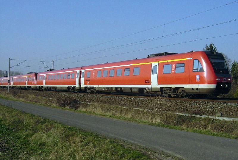 612 095 und 612 027 am morgen des 01.04.2005 als RE Gera-Smmerda, hier kurz vor ihrem Ziel Smmerda.