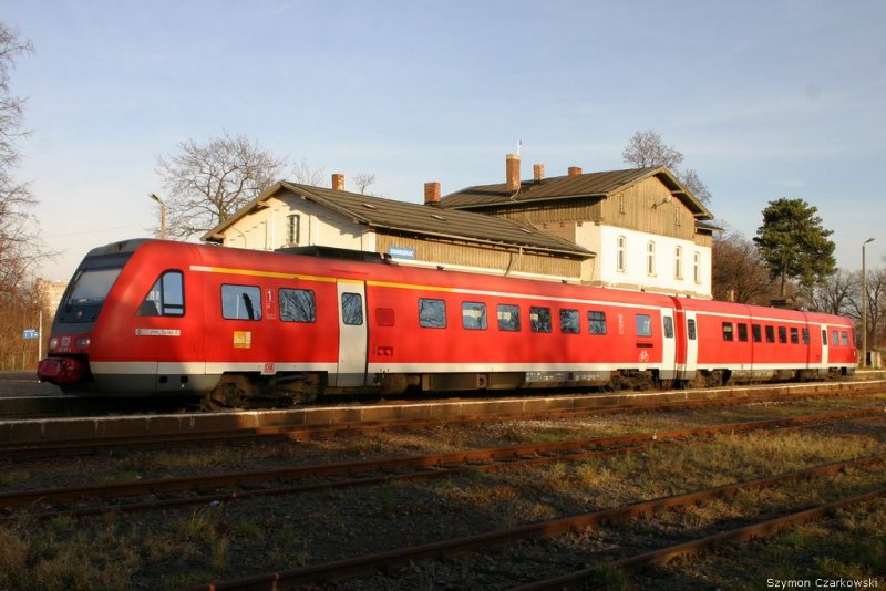 612 103-2 als Personenzug nach Dresden in Zgorzelec am 14.12.2006