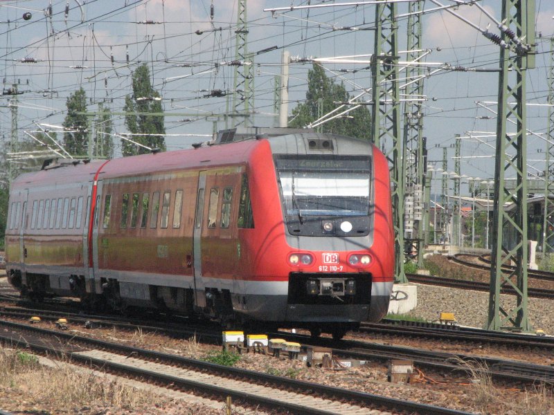 612 110-7 komment aus Zgorzelec (die andere Hlfte von Grlitz auf Polnischer Seite) kurz vor dem Dresdner-HBF.09.06.07.