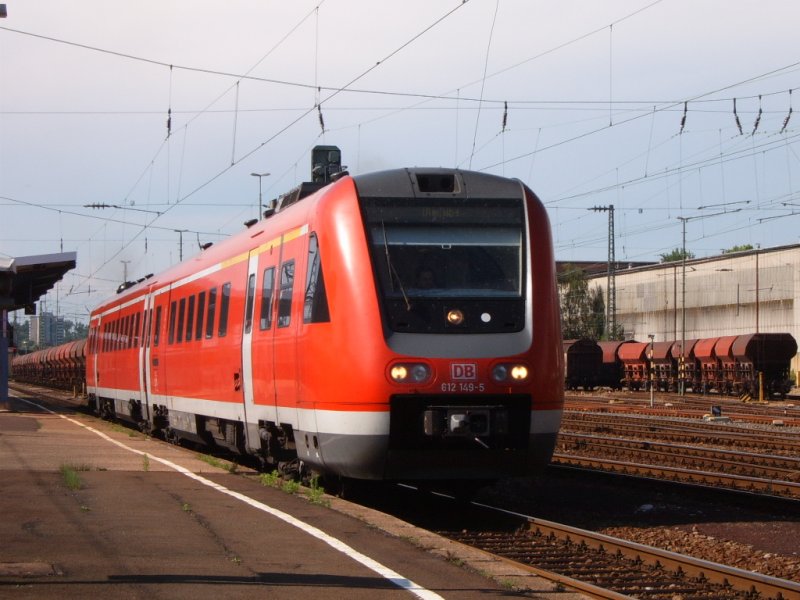 612 149-5 fhrt am 14.06.07 aus dem Aalener Bahnhof mit dem Fahrtziel Ulm HBF.