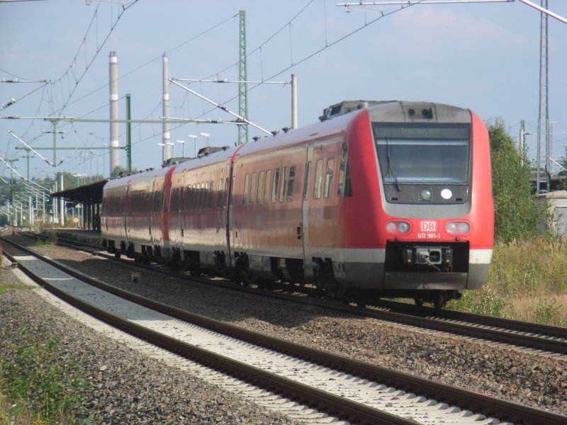 612 487/987 und 612 481/981 als IRE 3089  Franken-Sachsen-Express  nach Dresden, Einfahrt in den Bhf Freiberg, 11.09.08