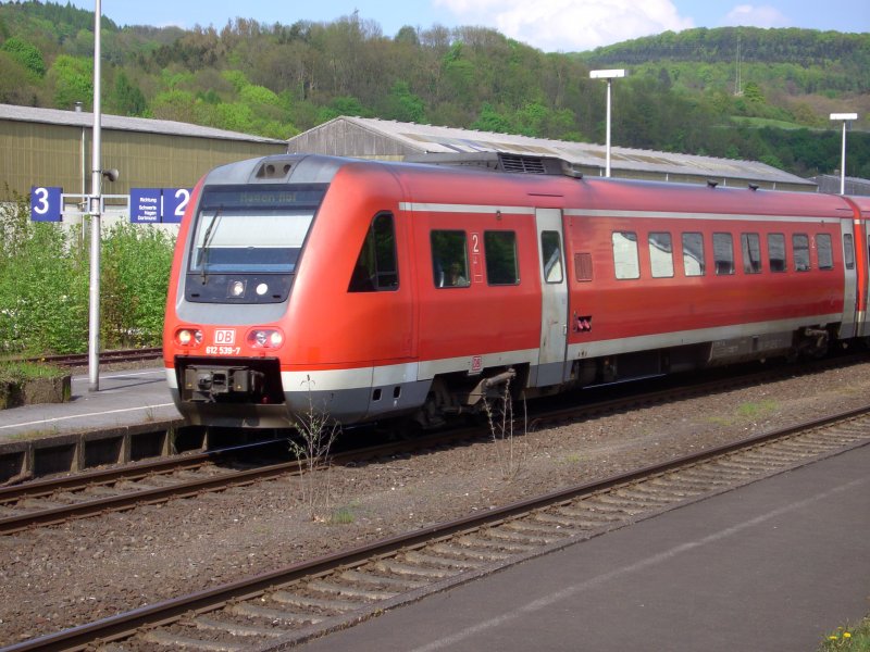 612 539-7 mit RB nach Hagen faehrt am 06.05.2008 puenktlich in den Bahnhof Arnsberg ein.
