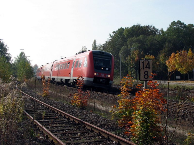 612 555 mit RE 32090 in Regenstauf (19.10.2006)