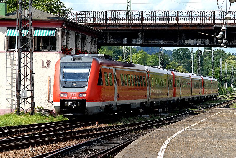 612 576 an der Spitze einer 3fach Traktion fhrt in Lindau ein. 16.06.2007