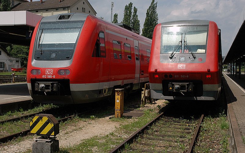 612 585 und 611 501 lassen sich im Bhf von Lindau vergleichen. 18.06.2007