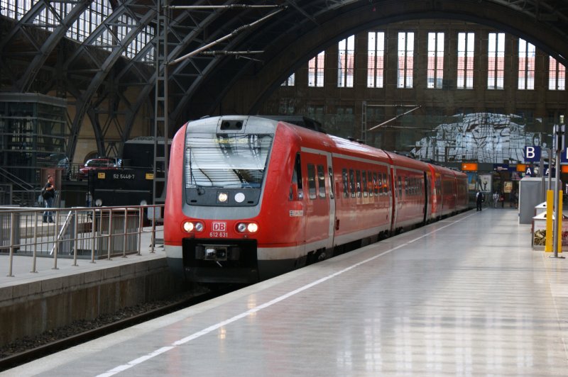 612 631 mit einen RE nach Chemnitz im Leipziger Hbf kurz vor Abfahrt am 08.08.2009