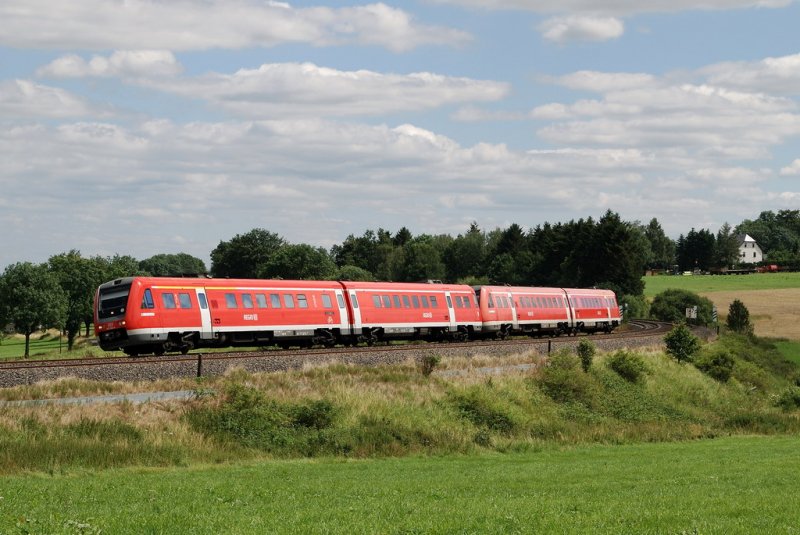 612'er Prchen mit RE 3706 bei Grobau (01.08.2007)