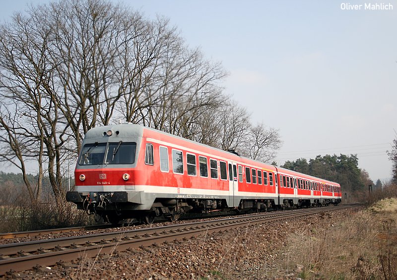 614 039/040 passiert Heuchling als Leertriebwagen nach Nrnberg Hbf.  Aufnahme vom 14. Mrz 2007 zwischen Lauf rechts der Pegnitz und Neunkirchen am Sand.