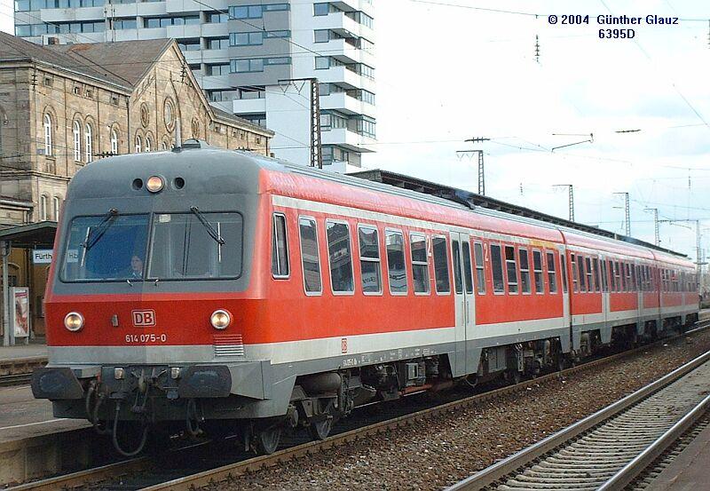 614 075-0 am 08.02.2004 in Frth Hbf. gefahren von einer Frau. An diesen Tag standen auf verschiedenen Gleise 4 Triebwagen der BR 614.