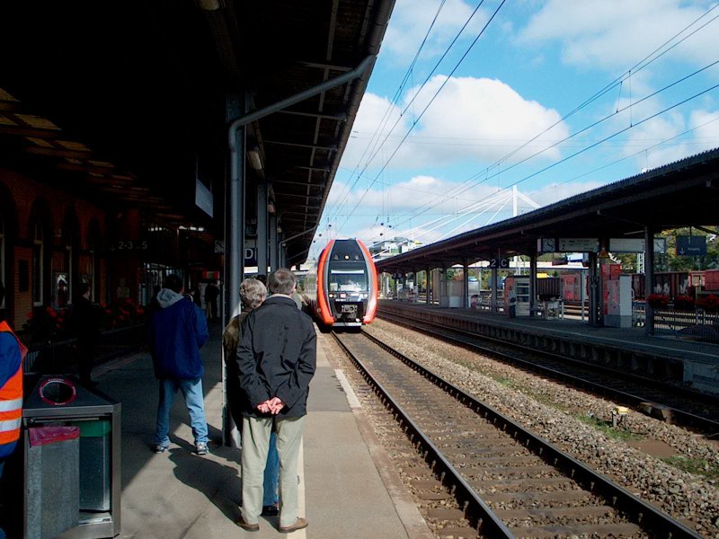 618 501-1 am 28.09.2002 im Bahnhof von Villingen (Schwarzwald)
