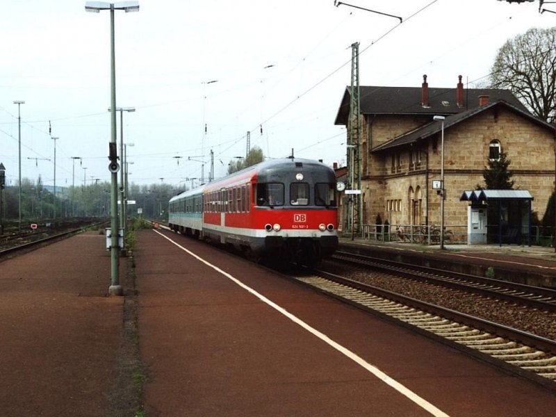 624 501-3/924/624 605-0 whrend eine Leerfahrt zwischen Mnster und Osnabrck auf Bahnhof Hasbergen am 22-4-2000. Bild und scan: Date Jan de Vries.