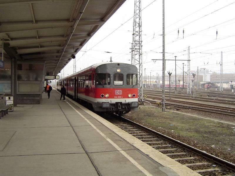 624 609 steht zur Abfahrt nach Kostrzyn in Berlin-Lichtenberg bereit. (09.03.04)
