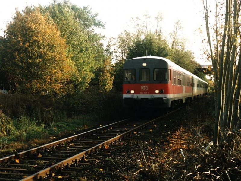 624 647-4/924 415-3/924 429-4/634 654-8 mit RB 51 Westmnsterlandbahn 12437 Dortmund-Gronau bei Gronau am 29-10-2000. Bild und scan: Date Jan de Vries.
