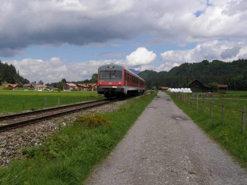 628 101 ist am am 30.07.07 bei Langewang richtung Oberstdorf unterwegs.