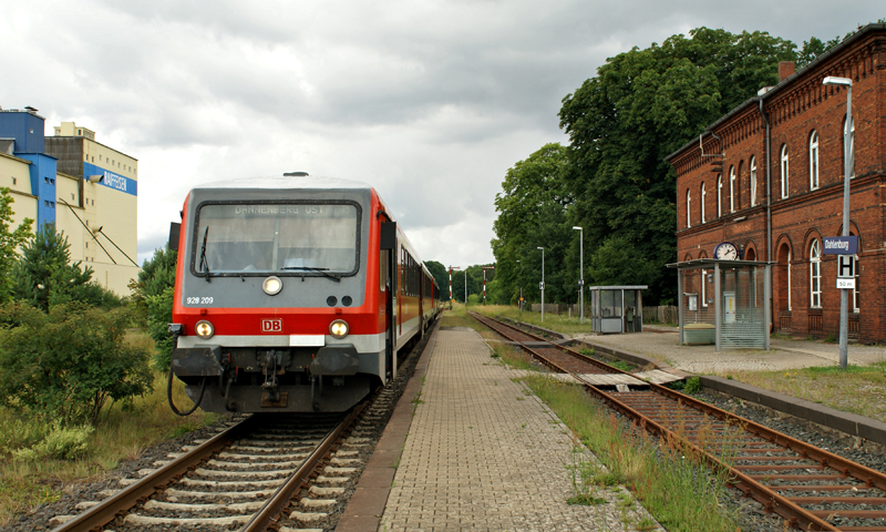 628 209 und 628 218 am 21.06.2009 als RB von Lneburg nach Dannenberg Ost in Dahlenburg.