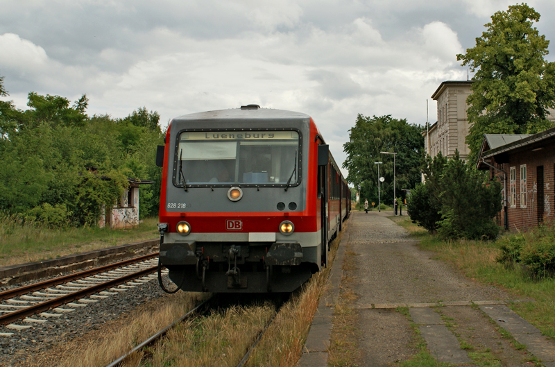 628 218 und 628 209 am 21.06.2009 als RB nach L�neburg im Bahnhof Dannenberg Ost.Die Wendlandbahn wird sonntags im 4 Stunden-Takt bedient.