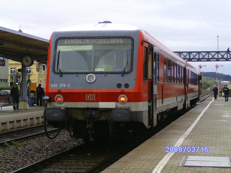 628 279-2 ist am 16.3.2008 gerade aus Heidelberg in Sinsheim eingetroffen und wird sich in K�rze wieder auf den Weg nach Heidelberg machen.
