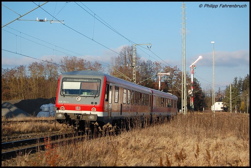 628 340-2 fhrt am 15.12.07 als RE 22546 von Ulm Hbf nach Crailsheim, aufgenommen bei der Ausfahrt aus dem Goldshfer Regionalbahnhof.