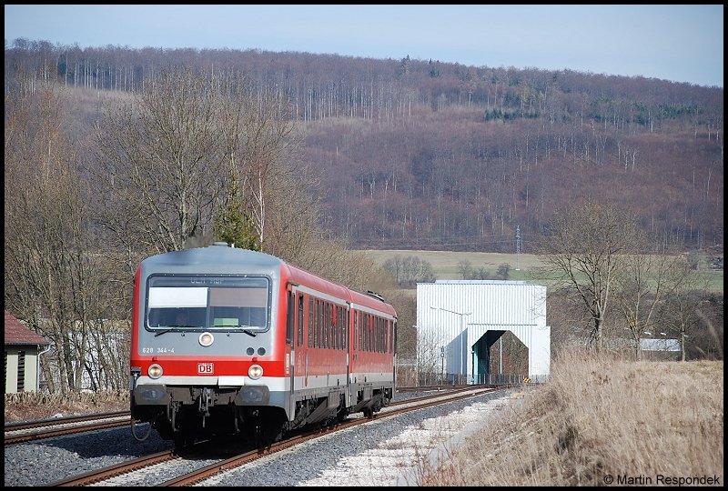 628 344-4 ist am 07.03.08 als RE 22537 nach Ulm Hbf unterwegs. Hier bei Oberkochen. Gru an den Tf. 