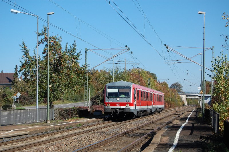 628 344-4 hlt um die Mittagszeit des 14.10.07 am HP Hofen(b Aalen) mit Fahrtziel Ulm HBF. Der nchste Halt ist Wasseralfingen, danach folgt der Bahnhof Aalen.