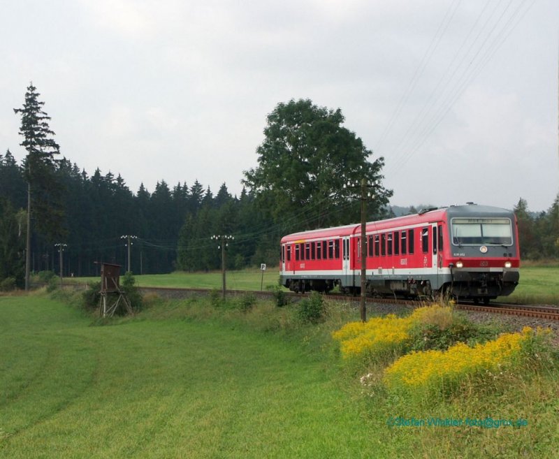 628 402 auf dem Weg nach Hof. Aufnahme im August 2009, kurz vor Erreichen des HP (ehem. Bf. )Stegenwaldhaus.