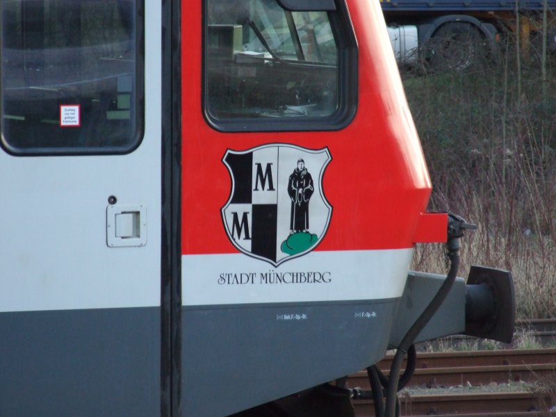 628 402 trgt das Zeichen der Stadt Mnchberg. Abgestellt am 10.02.2007 in Straubing. 
