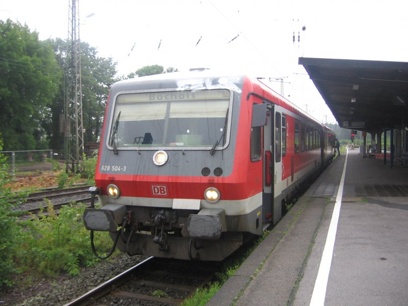 628 504 steht am 29.07.2007 als RB 32 nach Bocholt in Wesel und wartet auf dei Abfahrt.