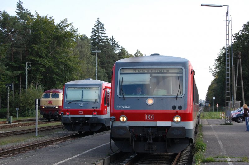 628 586 neben 628 576 und 217 002 am 19.09.2008 in Kastl
