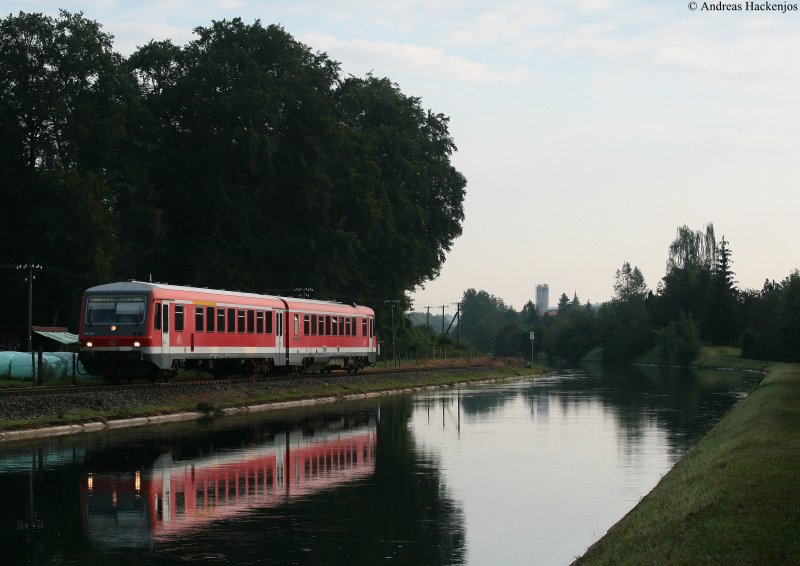 628 626-4 als RB 27285 (Mhldorf(Oberbay)-Trostberg) bei Schalchen am Alzkanal 28.8.09