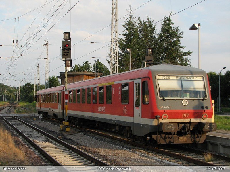 628 631 verlsst als RE6 den Bahnhof Gstrow.