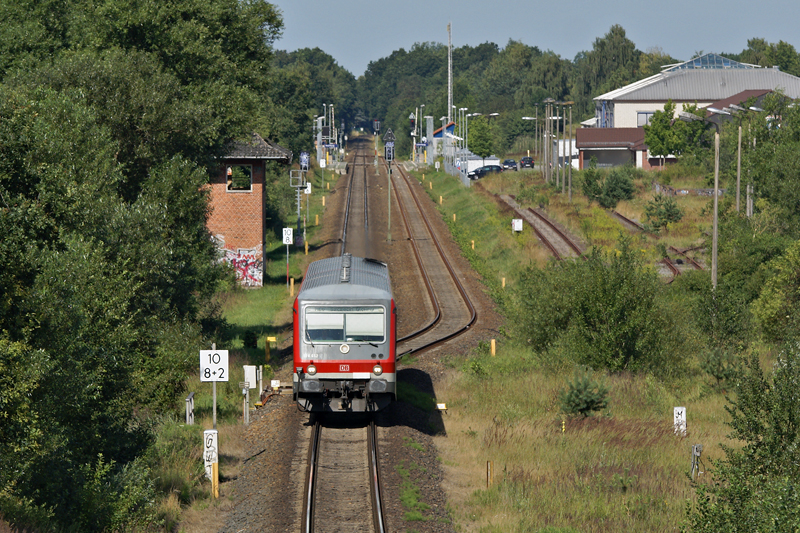 628 652 passiert am 21.07.2009 als RE 6 von Lbeck Hbf nach Szczecin Głwny den ehemaligen Grenzbahnhof Herrnburg.